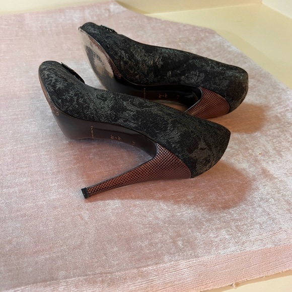 Elie Tahari Metallic Dark Green Heels, EU Size 37.5, US Size 7 - Picture 5 of 8